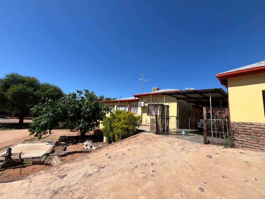 4 Bedroom Property for Sale in Keimoes Northern Cape